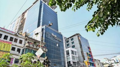 লোকজন নিয়ে জোর করে টিভি মালিকের দপ্তরে হাসনাত, ৫ সাংবাদিক ছাটাই