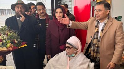 দীর্ঘ সাড়ে ৭ বছর পর মা-ছেলের দেখা