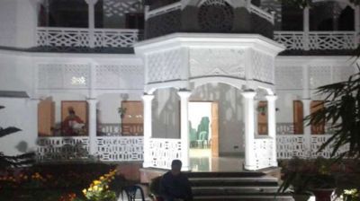 সিলেটে ঘুরতে আসা ৮ তরুণ-তরুণীকে আটকে কাজী ডেকে বিয়ে