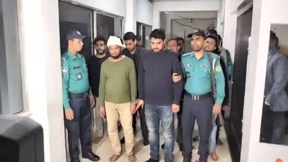 ডিজিএফআই পরিচয়ে ডাকাতির চেষ্টা, চাইনিজ কুড়াল, খেলনা পিস্তলসহ আটক ১১