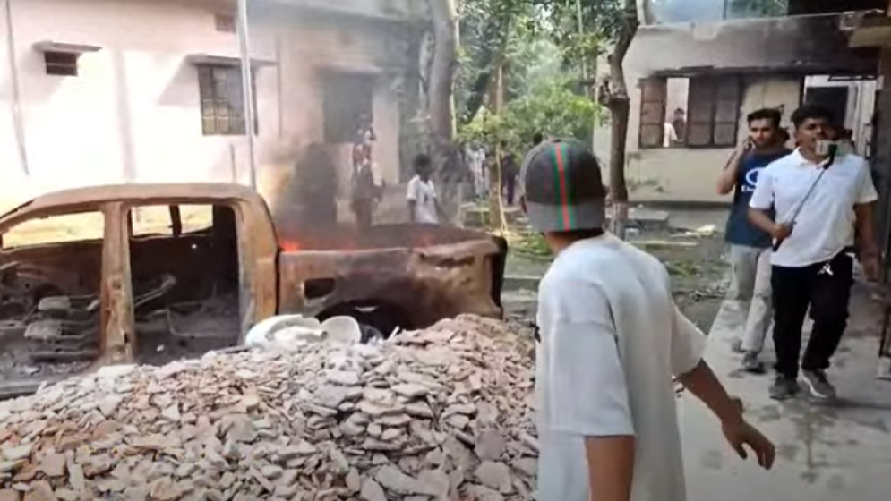 এবার ওবায়দুল কাদেরের বাড়ি ভাঙা শুরু