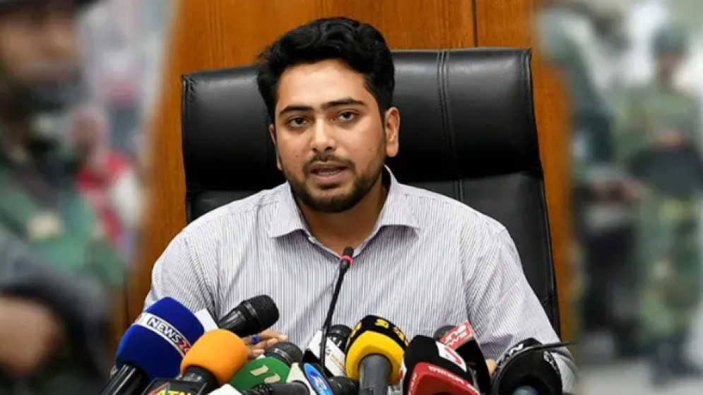গভীর রাতে স্ট্যাটাসে যে বার্তা দিলেন উপদেষ্টা নাহিদ