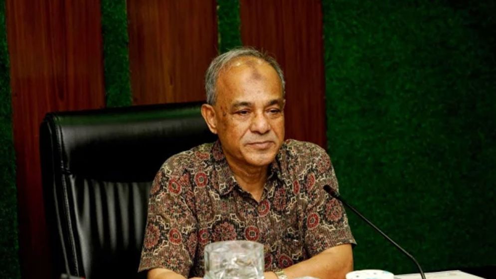 র্যাব ও এপিবিএন হেডকোয়ার্টার পরিদর্শন করলেন স্বরাষ্ট্র উপদেষ্টা
