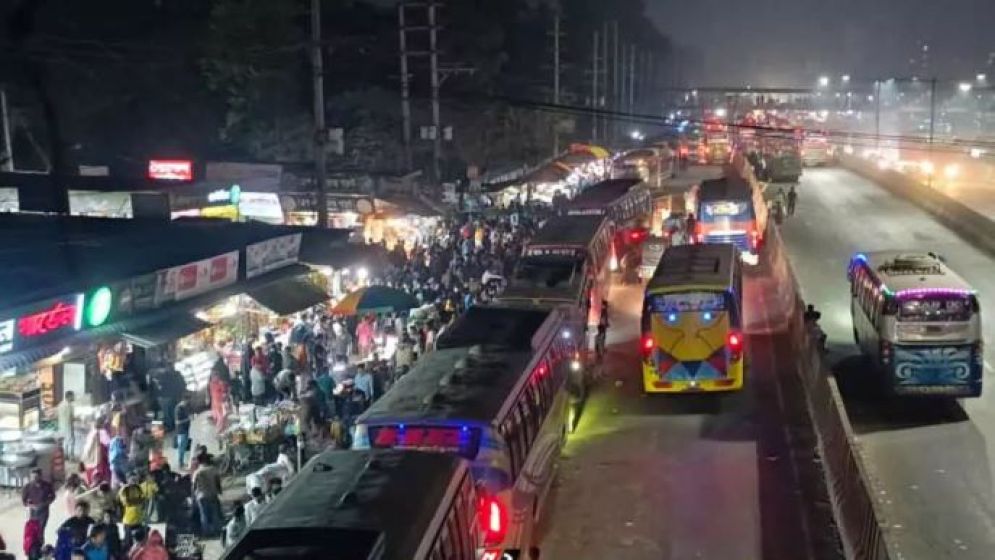 এক কোটি ৭ লাখ সিম ব্যবহারকারী ঈদে ঢাকা ছেড়েছে