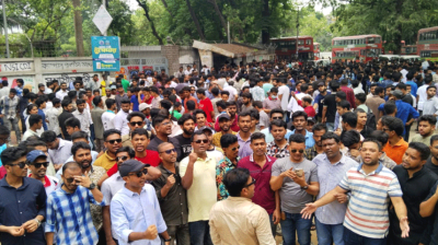 ঢাবিতে শিক্ষার্থী হত্যার প্রতিবাদে  বিক্ষোভ, ভিসি-প্রক্টরের পদত্যাগ দাবি