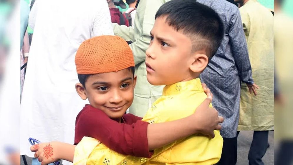 ত্যাগের মহিমায় উদযাপিত হচ্ছে ঈদুল আজহা