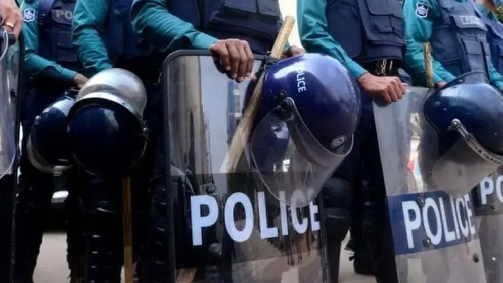 আইনশৃঙ্খলা পরিস্থিতির অবনতিতে সরকারের ভূমিকা নিয়ে প্রশ্ন
