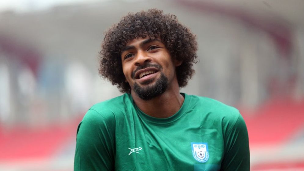 বাংলাদেশ দলের প্রতিনিধিত্ব করতে পেরে গর্বিত: হামজা