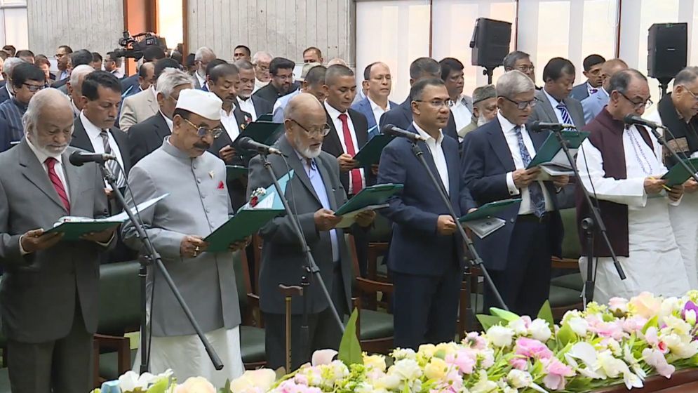 ২৫ মন্ত্রী ও ২৪ প্রতিমন্ত্রী হিসেবে ডাক পেলেন যাঁরা